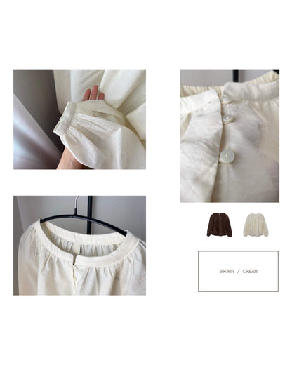 Button shirring blouse